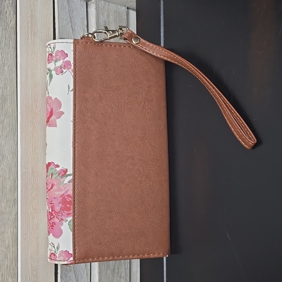 Mix No. 6 Floral Envelope Wallet / Wristlet - Picture 3 of 10